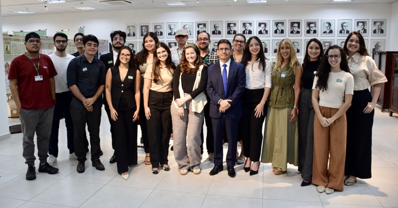 TRE-CE recebe visita guiada de estudantes de Direito da UFC Registro fotográfico feito durante a visita dos alunos do curso de Direito da UFC nas instalaçõe...