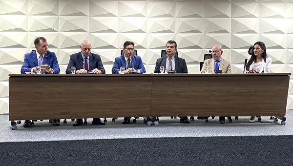 TRE-CE reúne-se com partidos e imprensa para orientações sobre propaganda eleitoral