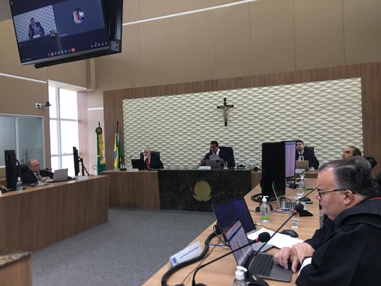 TRE do Ceará institui Medalha do Mérito Eleitoral Padre Cícero Registro fotográfico feito no Pleno do TRE-CE, durante sessão de julgamento. Estão presentes o p...